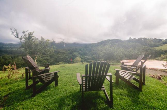 Holos Retreat Center: The Entire Ridge Basecamp Baru 외부 사진