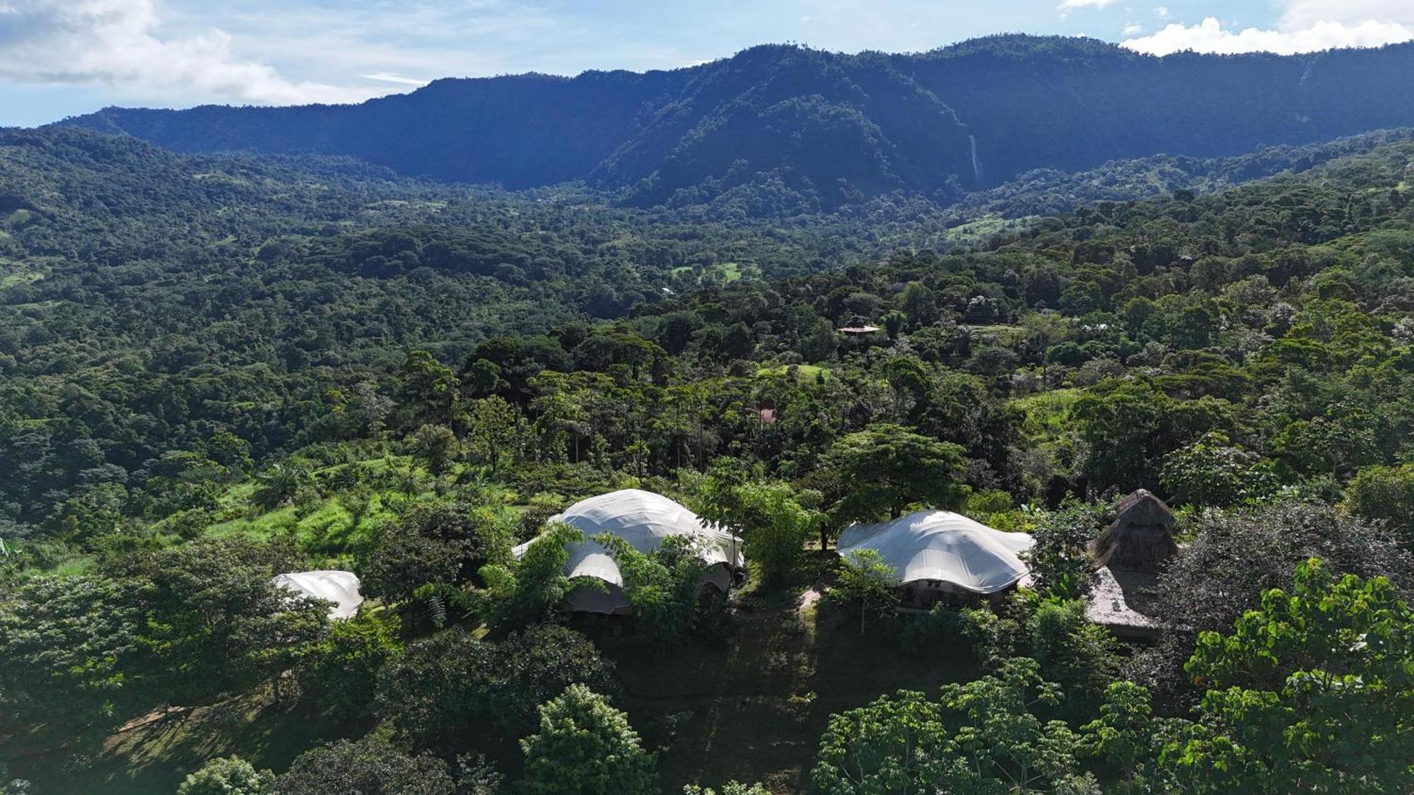 Holos Retreat Center: The Entire Ridge Basecamp Baru 외부 사진