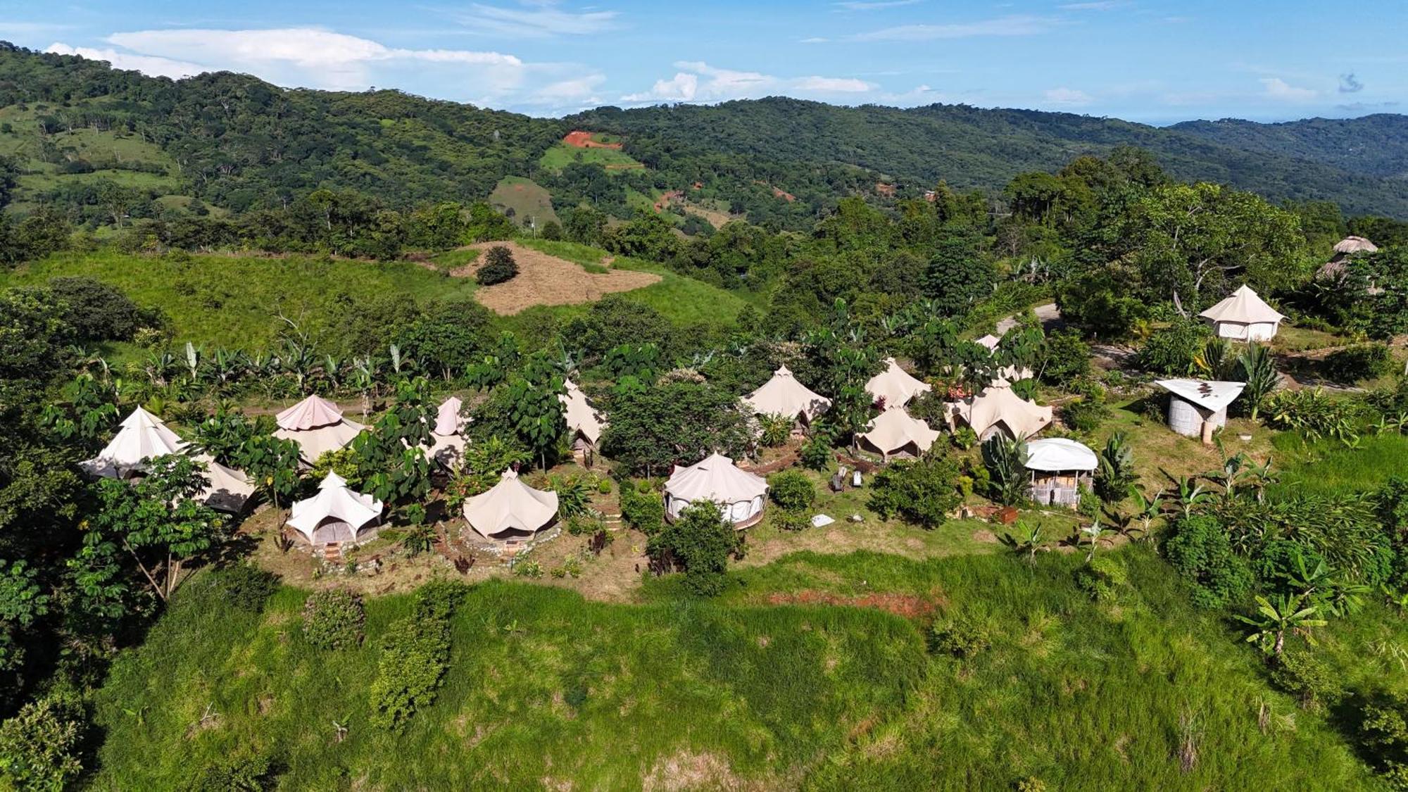 Holos Retreat Center: The Entire Ridge Basecamp Baru 외부 사진