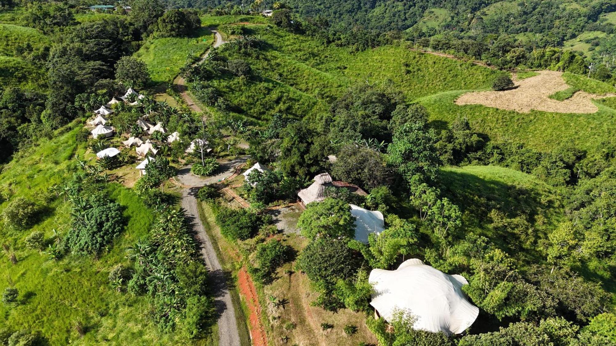Holos Retreat Center: The Entire Ridge Basecamp Baru 외부 사진